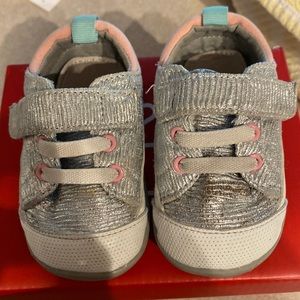 See Kai Run Stevie II INF. Silver Shine.